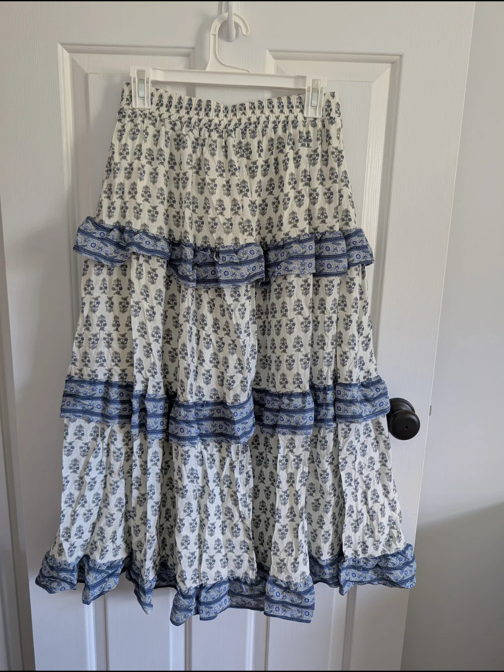 Blu Pepper Women's White and Blue Tiered Ruffle Maxi Skirt Large